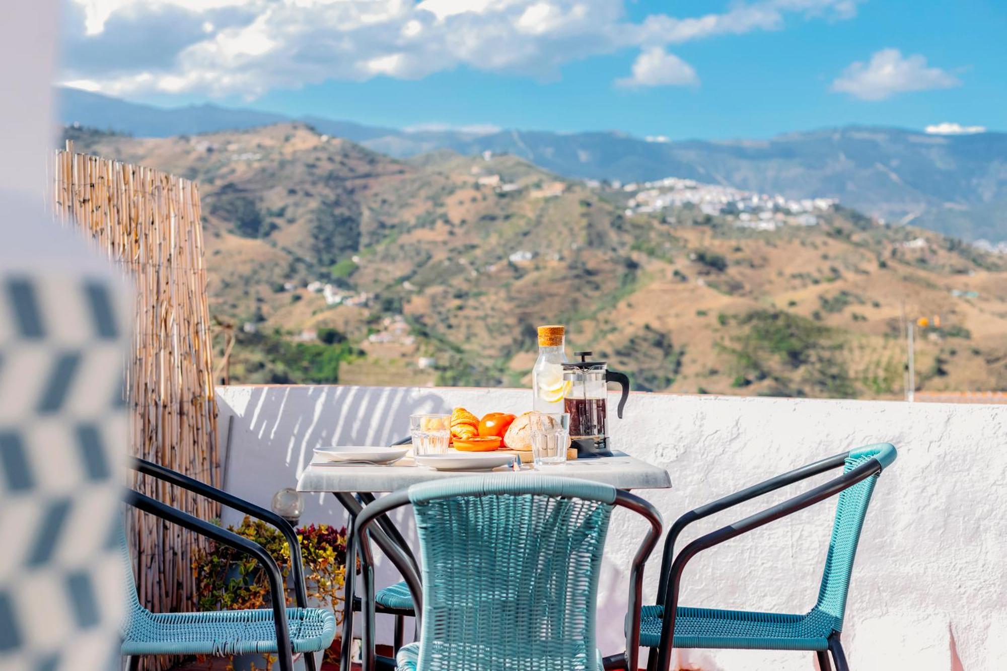 Casa De La Montana Apartments Sayalonga Ngoại thất bức ảnh