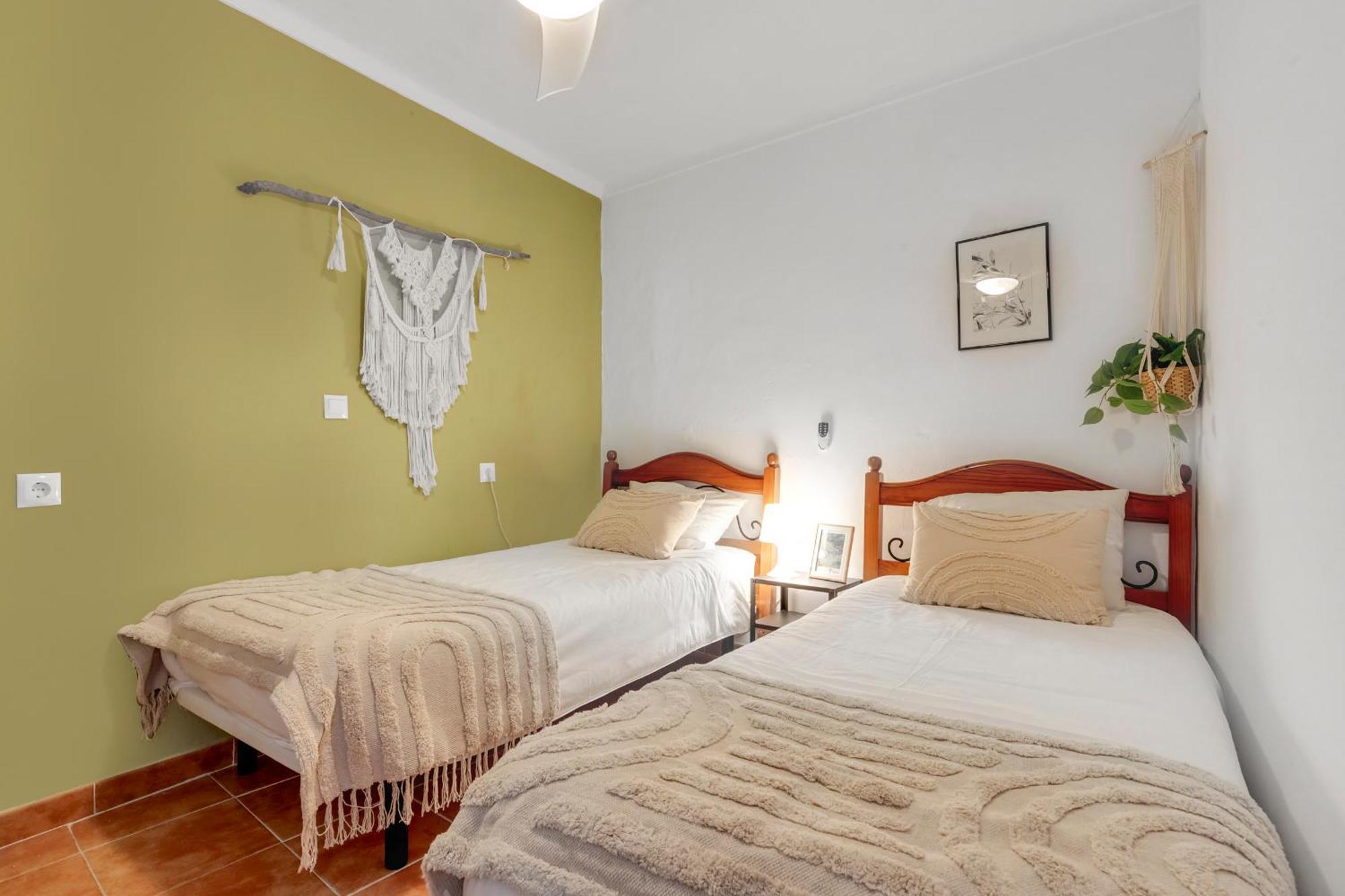 Casa De La Montana Apartments Sayalonga Ngoại thất bức ảnh